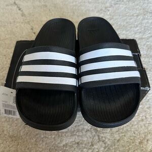 Unisex | Adidas Duramo Shower Slide | Men’s 5 or Women’s 7